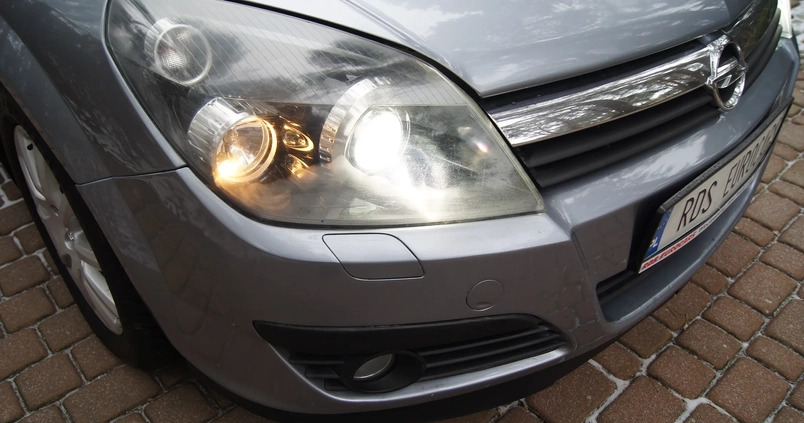 Opel Astra cena 15900 przebieg: 175700, rok produkcji 2005 z Góra Kalwaria małe 277